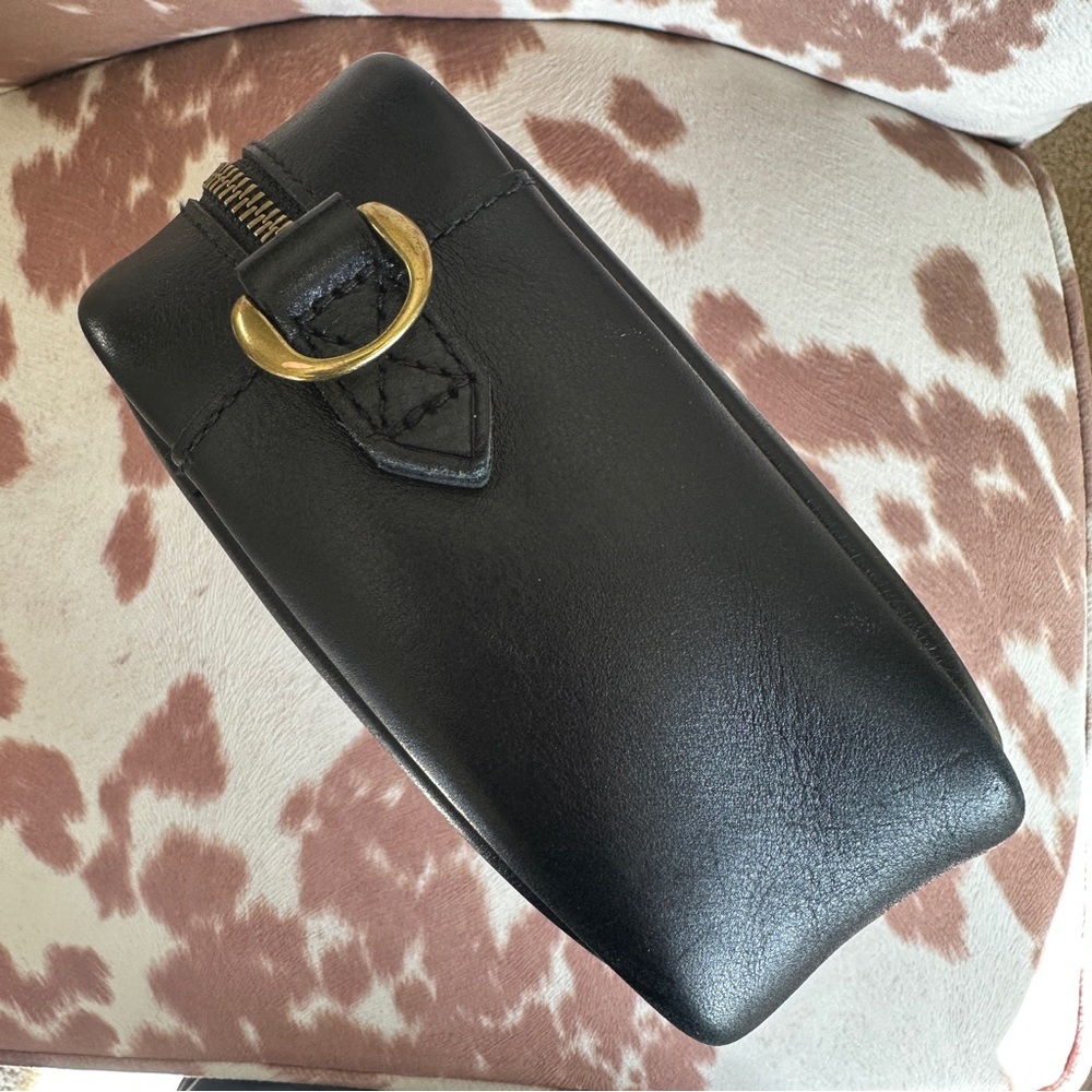 Madewell — The Large Transport Camera Bag in true black - Picture 9 of 15